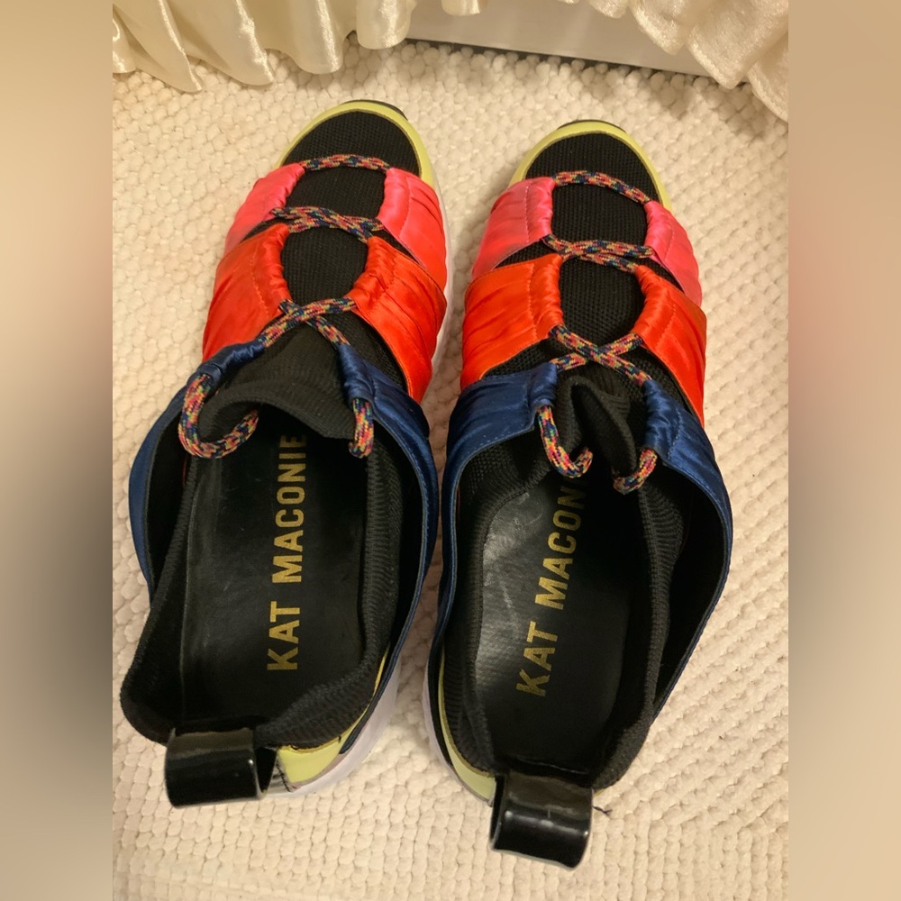 KAT MACONIE - Picture 7 of 12